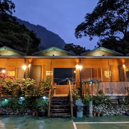 Golden Leather Carving Studio Leye Exterior photo